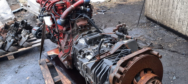 ZF 6S1600 - Vaihdelaatikko: kuva ZF 6S1600 - Vaihdelaatikko ZF 6S1600 - Vaihdelaatikko: kuva ZF 6S1600 - Vaihdelaatikko