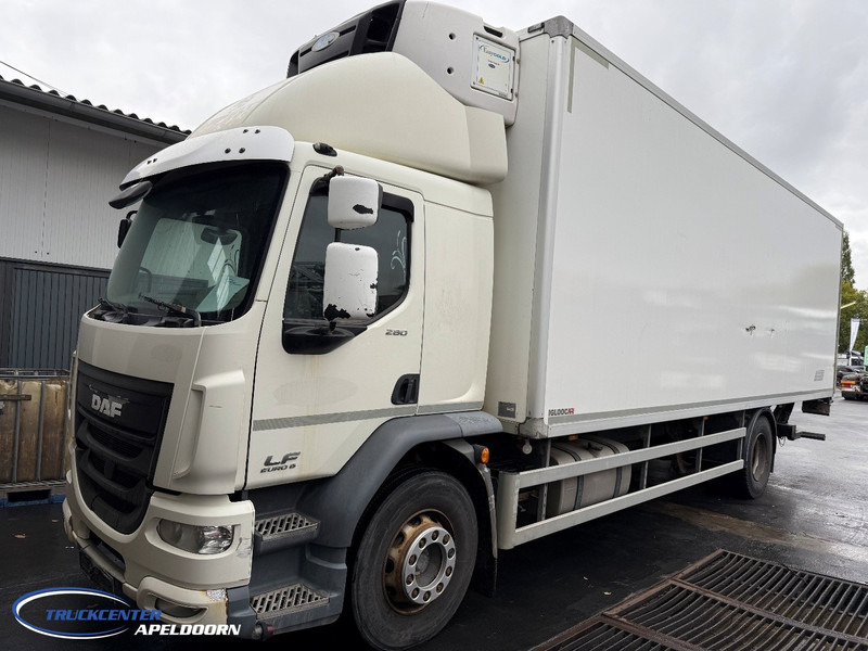 DAF LF 280 Euro 6, Carrier Supra, Olie in het koelwater - Refrigeraattori kuorma-auto: kuva DAF LF 280 Euro 6, Carrier Supra, Olie in het koelwater - Refrigeraattori kuorma-auto DAF LF 280 Euro 6, Carrier Supra, Olie in het koelwater - Refrigeraattori kuorma-auto: kuva DAF LF 280 Euro 6, Carrier Supra, Olie in het koelwater - Refrigeraattori kuorma-auto