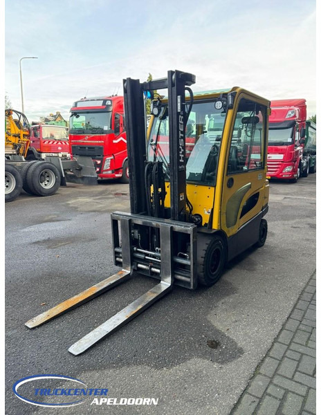 Hyster J3.5XN Sideshift, Vorkverstelling - Sähkötrukki: kuva Hyster J3.5XN Sideshift, Vorkverstelling - Sähkötrukki Hyster J3.5XN Sideshift, Vorkverstelling - Sähkötrukki: kuva Hyster J3.5XN Sideshift, Vorkverstelling - Sähkötrukki