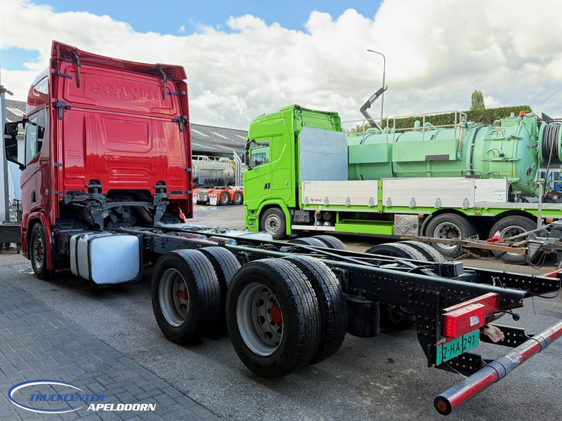 Scania R650 V8 NGS 6x2, 435 cm Wielbasis, Retarder - Kuorma-auto alusta: kuva Scania R650 V8 NGS 6x2, 435 cm Wielbasis, Retarder - Kuorma-auto alusta Scania R650 V8 NGS 6x2, 435 cm Wielbasis, Retarder - Kuorma-auto alusta: kuva Scania R650 V8 NGS 6x2, 435 cm Wielbasis, Retarder - Kuorma-auto alusta