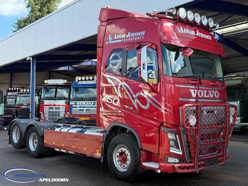 Volvo FH 750 6x4 Tandemlift, Retarder, PTO - Kuorma-auto alusta: kuva Volvo FH 750 6x4 Tandemlift, Retarder, PTO - Kuorma-auto alusta Volvo FH 750 6x4 Tandemlift, Retarder, PTO - Kuorma-auto alusta: kuva Volvo FH 750 6x4 Tandemlift, Retarder, PTO - Kuorma-auto alusta