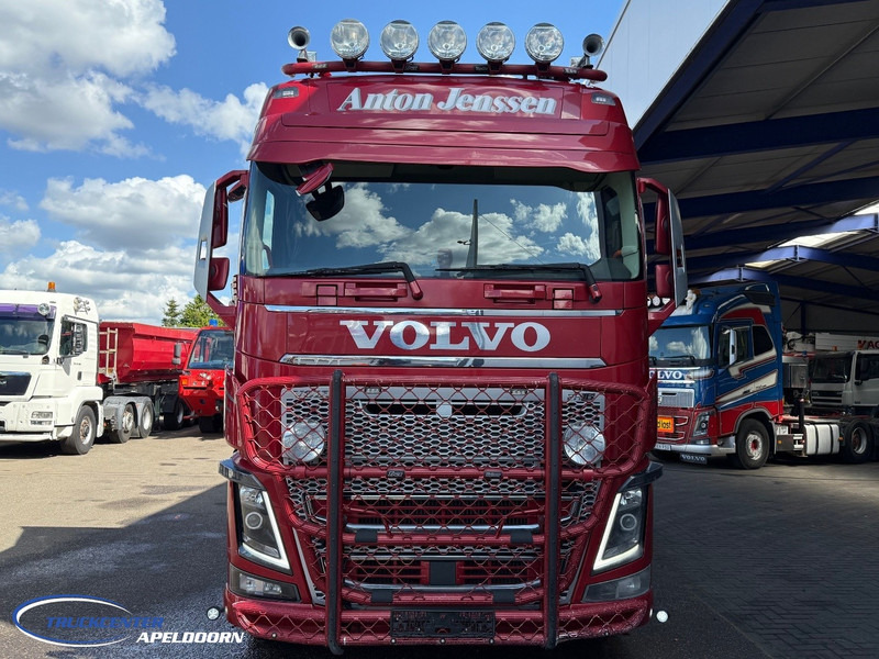 Volvo FH 750 6x4 Tandemlift, Retarder, PTO - Kuorma-auto alusta: kuva Volvo FH 750 6x4 Tandemlift, Retarder, PTO - Kuorma-auto alusta Volvo FH 750 6x4 Tandemlift, Retarder, PTO - Kuorma-auto alusta: kuva Volvo FH 750 6x4 Tandemlift, Retarder, PTO - Kuorma-auto alusta