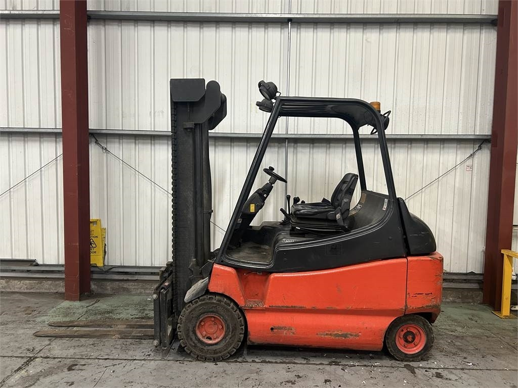 Linde E30-02 - Sähkötrukki: kuva Linde E30-02 - Sähkötrukki Linde E30-02 - Sähkötrukki: kuva Linde E30-02 - Sähkötrukki