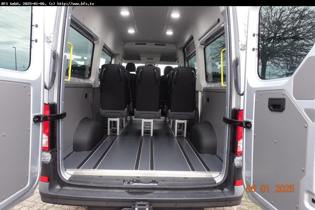 MAN TGE 3.180 4x2 F SB 8 Sitzer, Automatik, Anhängek - Minibussi, Pikkubussi: kuva MAN TGE 3.180 4x2 F SB 8 Sitzer, Automatik, Anhängek - Minibussi, Pikkubussi MAN TGE 3.180 4x2 F SB 8 Sitzer, Automatik, Anhängek - Minibussi, Pikkubussi: kuva MAN TGE 3.180 4x2 F SB 8 Sitzer, Automatik, Anhängek - Minibussi, Pikkubussi