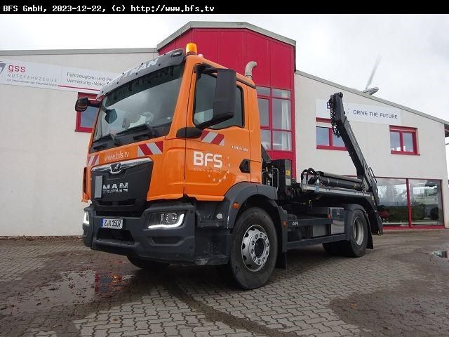 MAN TGM (TG3) 18.320 4x2 BL CH AK 12 MT ISAR - Nostovarsi-vaihtolavakuorma kuorma-auto: kuva MAN TGM (TG3) 18.320 4x2 BL CH AK 12 MT ISAR - Nostovarsi-vaihtolavakuorma kuorma-auto MAN TGM (TG3) 18.320 4x2 BL CH AK 12 MT ISAR - Nostovarsi-vaihtolavakuorma kuorma-auto: kuva MAN TGM (TG3) 18.320 4x2 BL CH AK 12 MT ISAR - Nostovarsi-vaihtolavakuorma kuorma-auto