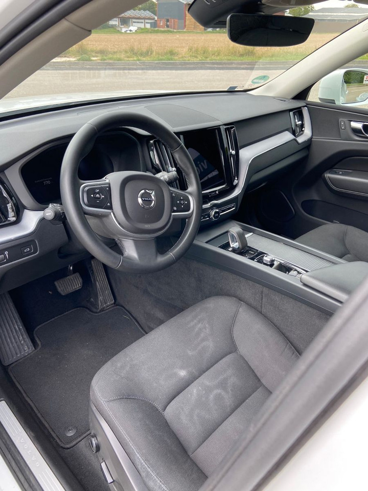 Volvo XC 60 XC60 Momentum Pro AWD - Maasturi/ Katumaasturi: kuva Volvo XC 60 XC60 Momentum Pro AWD - Maasturi/ Katumaasturi Volvo XC 60 XC60 Momentum Pro AWD - Maasturi/ Katumaasturi: kuva Volvo XC 60 XC60 Momentum Pro AWD - Maasturi/ Katumaasturi