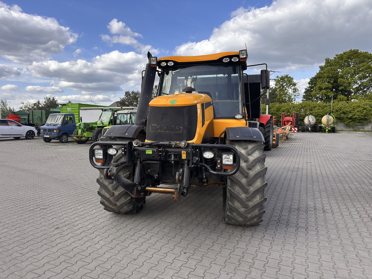JCB FASTRAC 3230 - Traktori: kuva JCB FASTRAC 3230 - Traktori JCB FASTRAC 3230 - Traktori: kuva JCB FASTRAC 3230 - Traktori