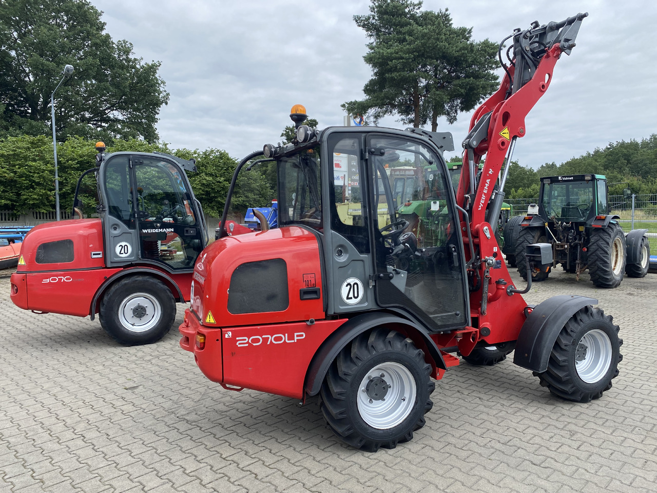 Weidemann 2070 cx LP - Pyöräkuormaaja: kuva Weidemann 2070 cx LP - Pyöräkuormaaja Weidemann 2070 cx LP - Pyöräkuormaaja: kuva Weidemann 2070 cx LP - Pyöräkuormaaja