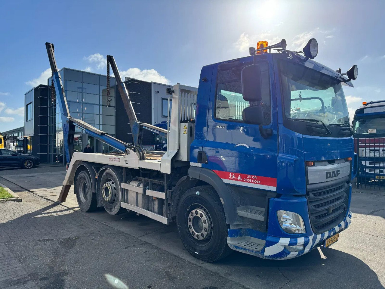 DAF CF 400 6X2 - EURO 6 + VDL P-18 + REMOTE + LIFT A - Kippiauto kuorma-auto: kuva DAF CF 400 6X2 - EURO 6 + VDL P-18 + REMOTE + LIFT A - Kippiauto kuorma-auto DAF CF 400 6X2 - EURO 6 + VDL P-18 + REMOTE + LIFT A - Kippiauto kuorma-auto: kuva DAF CF 400 6X2 - EURO 6 + VDL P-18 + REMOTE + LIFT A - Kippiauto kuorma-auto