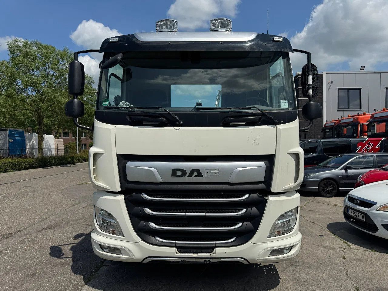 DAF CF 450 6X2 - EURO 6 + LIFT/STEERING AXLE - Kuorma-auto alusta: kuva DAF CF 450 6X2 - EURO 6 + LIFT/STEERING AXLE - Kuorma-auto alusta DAF CF 450 6X2 - EURO 6 + LIFT/STEERING AXLE - Kuorma-auto alusta: kuva DAF CF 450 6X2 - EURO 6 + LIFT/STEERING AXLE - Kuorma-auto alusta