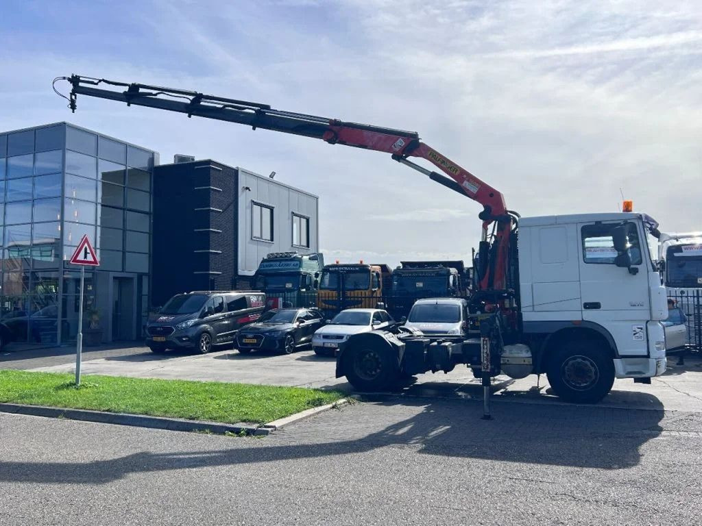 DAF XF 105.410 4X2 EURO 5 MANUAL + PALFINGER PK16000 - Nosturiauto, Vetopöytäauto: kuva DAF XF 105.410 4X2 EURO 5 MANUAL + PALFINGER PK16000 - Nosturiauto, Vetopöytäauto DAF XF 105.410 4X2 EURO 5 MANUAL + PALFINGER PK16000 - Nosturiauto, Vetopöytäauto: kuva DAF XF 105.410 4X2 EURO 5 MANUAL + PALFINGER PK16000 - Nosturiauto, Vetopöytäauto