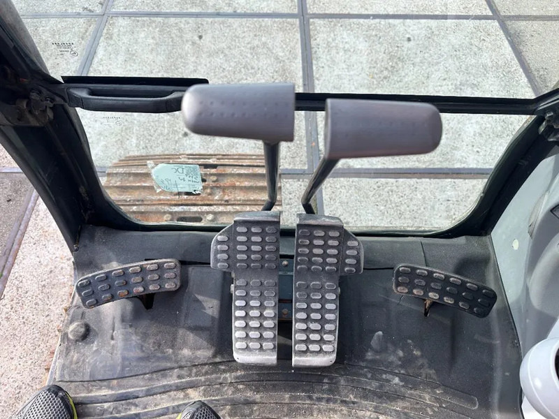 Hitachi ZX350LC-5B CE - Telakaivukone: kuva Hitachi ZX350LC-5B CE - Telakaivukone Hitachi ZX350LC-5B CE - Telakaivukone: kuva Hitachi ZX350LC-5B CE - Telakaivukone