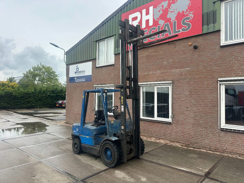 Hyster H3.00XM 3 TON - Vastapainotrukki: kuva Hyster H3.00XM 3 TON - Vastapainotrukki Hyster H3.00XM 3 TON - Vastapainotrukki: kuva Hyster H3.00XM 3 TON - Vastapainotrukki