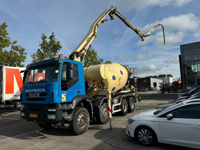 Iveco Eurotrakker 410 8X4 CIFA PUMP 24M + MIXER FULL STEEL + REMOTE CONTROL - Betonipumppuauto: kuva Iveco Eurotrakker 410 8X4 CIFA PUMP 24M + MIXER FULL STEEL + REMOTE CONTROL - Betonipumppuauto Iveco Eurotrakker 410 8X4 CIFA PUMP 24M + MIXER FULL STEEL + REMOTE CONTROL - Betonipumppuauto: kuva Iveco Eurotrakker 410 8X4 CIFA PUMP 24M + MIXER FULL STEEL + REMOTE CONTROL - Betonipumppuauto