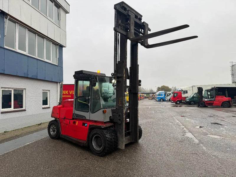 Kalmar DCF 80-9 8000 KG 2 STAGE MAST FORK POSITIONER DIESEL - Dieseltrukki: kuva Kalmar DCF 80-9 8000 KG 2 STAGE MAST FORK POSITIONER DIESEL - Dieseltrukki Kalmar DCF 80-9 8000 KG 2 STAGE MAST FORK POSITIONER DIESEL - Dieseltrukki: kuva Kalmar DCF 80-9 8000 KG 2 STAGE MAST FORK POSITIONER DIESEL - Dieseltrukki