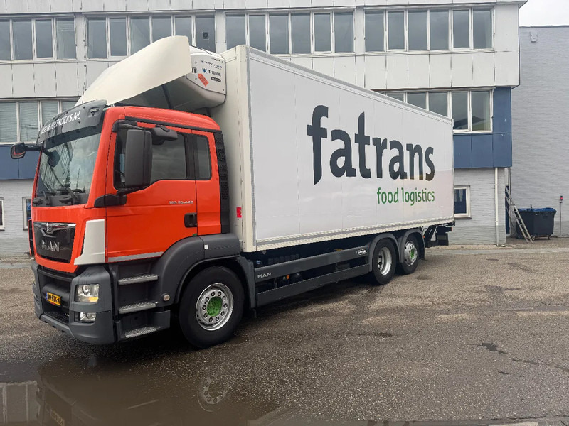 MAN TGS 26.440 6X2 EURO 6 THERMO KING + LOAD LIFT - Refrigeraattori kuorma-auto: kuva MAN TGS 26.440 6X2 EURO 6 THERMO KING + LOAD LIFT - Refrigeraattori kuorma-auto MAN TGS 26.440 6X2 EURO 6 THERMO KING + LOAD LIFT - Refrigeraattori kuorma-auto: kuva MAN TGS 26.440 6X2 EURO 6 THERMO KING + LOAD LIFT - Refrigeraattori kuorma-auto