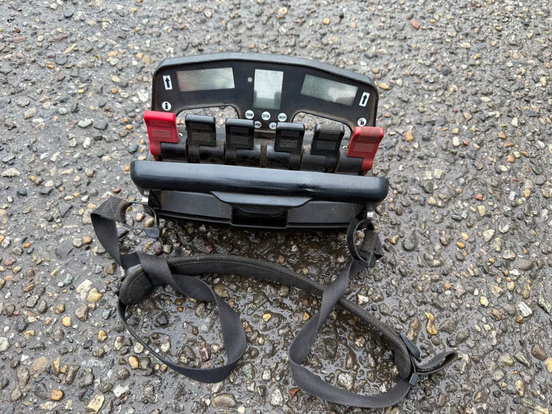 Scania R500 V8 8X4 + HIAB 220-5 + REMOTE + CABLELIFT - FULL STEEL SUSP. MANUAL GEAR. BIG AXLES - Kuorma-auto - vaijerivaihtolava, Nosturiauto: kuva Scania R500 V8 8X4 + HIAB 220-5 + REMOTE + CABLELIFT - FULL STEEL SUSP. MANUAL GEAR. BIG AXLES - Kuorma-auto - vaijerivaihtolava, Nosturiauto Scania R500 V8 8X4 + HIAB 220-5 + REMOTE + CABLELIFT - FULL STEEL SUSP. MANUAL GEAR. BIG AXLES - Kuorma-auto - vaijerivaihtolava, Nosturiauto: kuva Scania R500 V8 8X4 + HIAB 220-5 + REMOTE + CABLELIFT - FULL STEEL SUSP. MANUAL GEAR. BIG AXLES - Kuorma-auto - vaijerivaihtolava, Nosturiauto