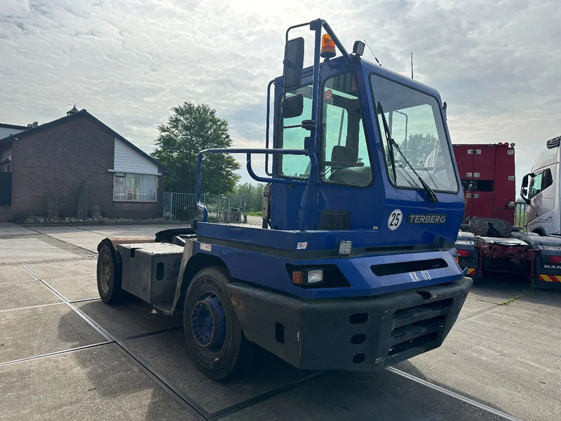 Terberg YT 182 MOTOR ROOKT - Terminaalitraktori: kuva Terberg YT 182 MOTOR ROOKT - Terminaalitraktori Terberg YT 182 MOTOR ROOKT - Terminaalitraktori: kuva Terberg YT 182 MOTOR ROOKT - Terminaalitraktori