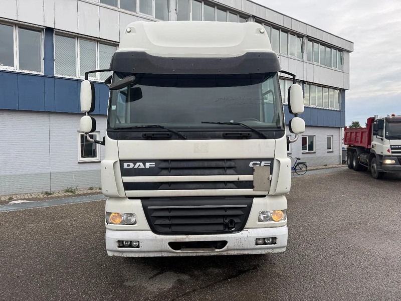 DAF CF 85.460 4X2 EURO 5 SLEEPER CAB - Vetopöytäauto: kuva DAF CF 85.460 4X2 EURO 5 SLEEPER CAB - Vetopöytäauto DAF CF 85.460 4X2 EURO 5 SLEEPER CAB - Vetopöytäauto: kuva DAF CF 85.460 4X2 EURO 5 SLEEPER CAB - Vetopöytäauto