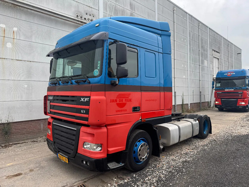 DAF XF 105.410 4X2 MEGA STANDKLIMA AIRCO - Vetopöytäauto: kuva DAF XF 105.410 4X2 MEGA STANDKLIMA AIRCO - Vetopöytäauto DAF XF 105.410 4X2 MEGA STANDKLIMA AIRCO - Vetopöytäauto: kuva DAF XF 105.410 4X2 MEGA STANDKLIMA AIRCO - Vetopöytäauto