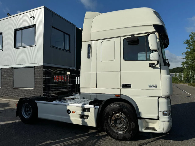 DAF XF 105.460 4X2 EURO 5 HYDRAULIC - Vetopöytäauto: kuva DAF XF 105.460 4X2 EURO 5 HYDRAULIC - Vetopöytäauto DAF XF 105.460 4X2 EURO 5 HYDRAULIC - Vetopöytäauto: kuva DAF XF 105.460 4X2 EURO 5 HYDRAULIC - Vetopöytäauto