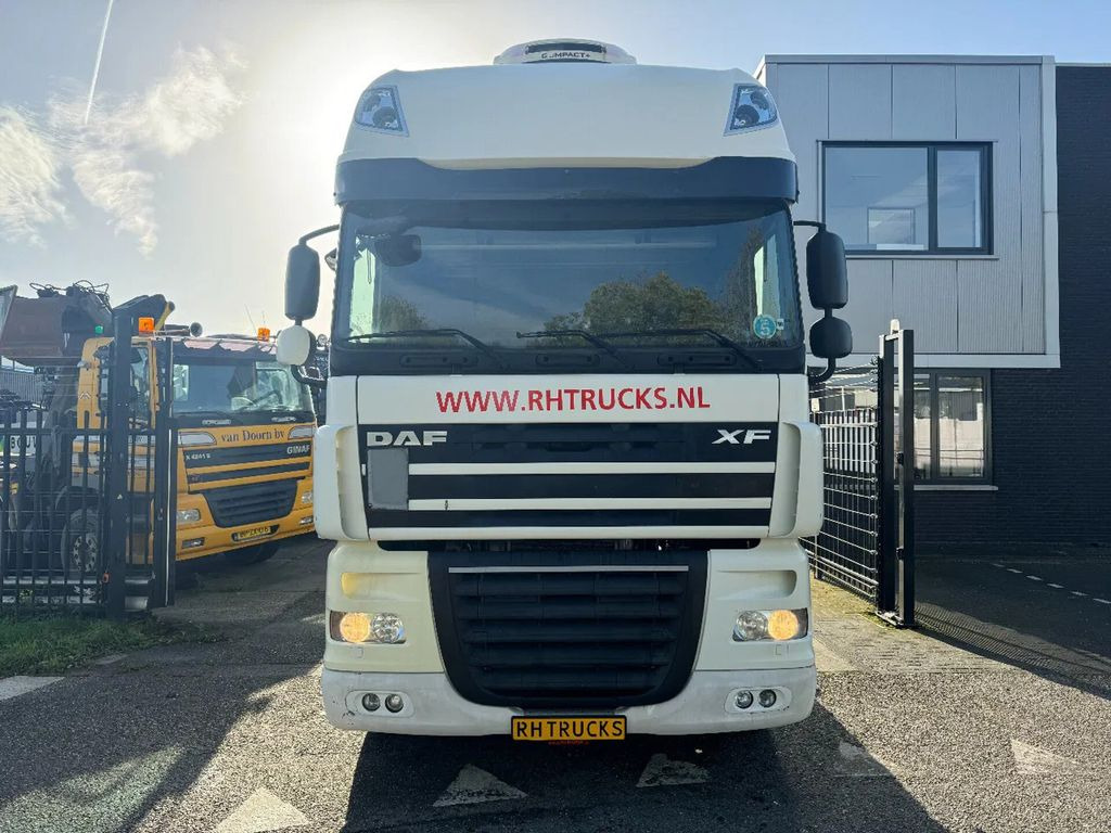 DAF XF 105.460 4X2 - EURO 5 + MANUAL GEAR - Vetopöytäauto: kuva DAF XF 105.460 4X2 - EURO 5 + MANUAL GEAR - Vetopöytäauto DAF XF 105.460 4X2 - EURO 5 + MANUAL GEAR - Vetopöytäauto: kuva DAF XF 105.460 4X2 - EURO 5 + MANUAL GEAR - Vetopöytäauto
