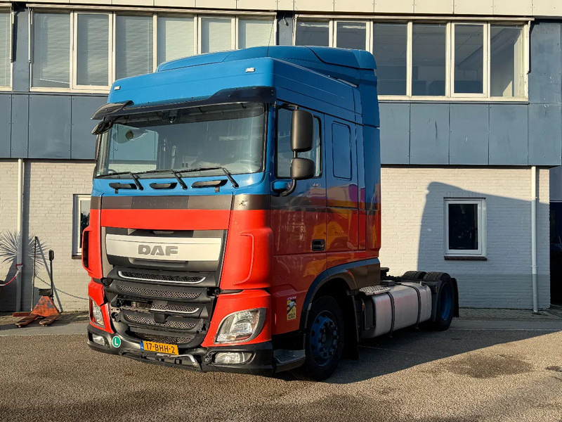 DAF XF 440 4X2 EURO 6 MEGA - ONLY 706.274 KM - Vetopöytäauto: kuva DAF XF 440 4X2 EURO 6 MEGA - ONLY 706.274 KM - Vetopöytäauto DAF XF 440 4X2 EURO 6 MEGA - ONLY 706.274 KM - Vetopöytäauto: kuva DAF XF 440 4X2 EURO 6 MEGA - ONLY 706.274 KM - Vetopöytäauto