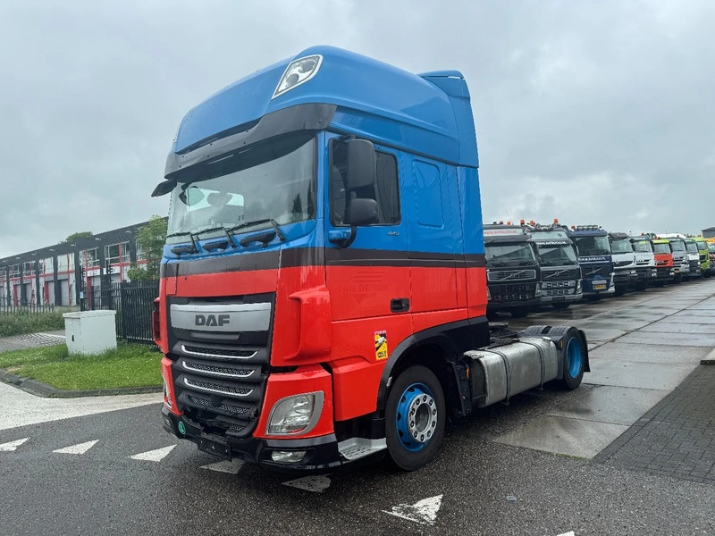 DAF XF 440 4X2 LOW DECK EURO 6 - Vetopöytäauto: kuva DAF XF 440 4X2 LOW DECK EURO 6 - Vetopöytäauto DAF XF 440 4X2 LOW DECK EURO 6 - Vetopöytäauto: kuva DAF XF 440 4X2 LOW DECK EURO 6 - Vetopöytäauto