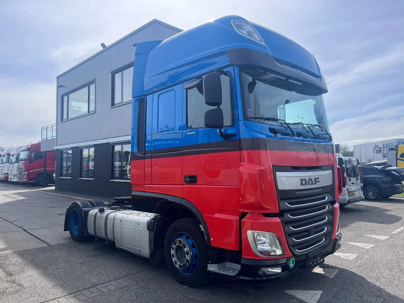 DAF XF 440 SSC 4X2 EURO 6 VOLUME - Vetopöytäauto: kuva DAF XF 440 SSC 4X2 EURO 6 VOLUME - Vetopöytäauto DAF XF 440 SSC 4X2 EURO 6 VOLUME - Vetopöytäauto: kuva DAF XF 440 SSC 4X2 EURO 6 VOLUME - Vetopöytäauto