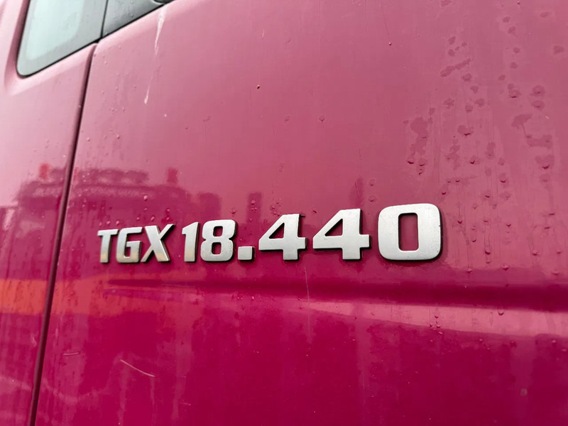 Vetopöytäauto MAN TGX 18.440 4X2 - EURO 5: kuva Vetopöytäauto MAN TGX 18.440 4X2 - EURO 5 Vetopöytäauto MAN TGX 18.440 4X2 - EURO 5: kuva Vetopöytäauto MAN TGX 18.440 4X2 - EURO 5