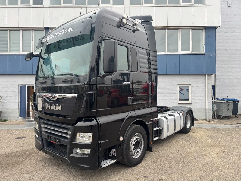 MAN TGX 18.500 4X2 EURO 6 - Vetopöytäauto: kuva MAN TGX 18.500 4X2 EURO 6 - Vetopöytäauto MAN TGX 18.500 4X2 EURO 6 - Vetopöytäauto: kuva MAN TGX 18.500 4X2 EURO 6 - Vetopöytäauto
