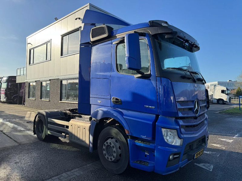 Mercedes-Benz Actros 1936 4X2 - EURO 6 SPOILERS - Vetopöytäauto: kuva Mercedes-Benz Actros 1936 4X2 - EURO 6 SPOILERS - Vetopöytäauto Mercedes-Benz Actros 1936 4X2 - EURO 6 SPOILERS - Vetopöytäauto: kuva Mercedes-Benz Actros 1936 4X2 - EURO 6 SPOILERS - Vetopöytäauto