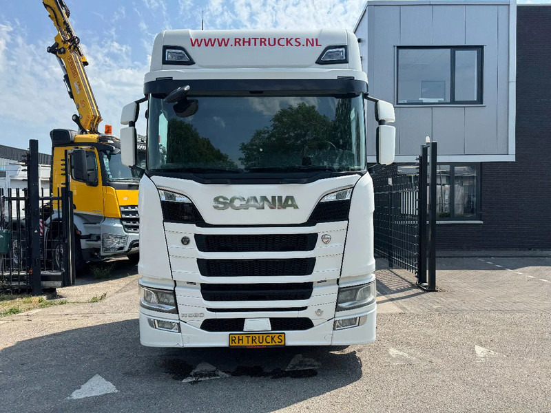 Scania R580 V8 NGS 6X4 EURO 6 RETARDER - Vetopöytäauto: kuva Scania R580 V8 NGS 6X4 EURO 6 RETARDER - Vetopöytäauto Scania R580 V8 NGS 6X4 EURO 6 RETARDER - Vetopöytäauto: kuva Scania R580 V8 NGS 6X4 EURO 6 RETARDER - Vetopöytäauto