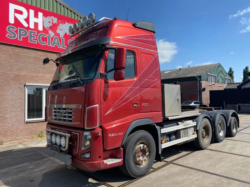 Volvo FH 16.700 FH16-700 8X4 140 TON FULL STEEL - Vetopöytäauto: kuva Volvo FH 16.700 FH16-700 8X4 140 TON FULL STEEL - Vetopöytäauto Volvo FH 16.700 FH16-700 8X4 140 TON FULL STEEL - Vetopöytäauto: kuva Volvo FH 16.700 FH16-700 8X4 140 TON FULL STEEL - Vetopöytäauto