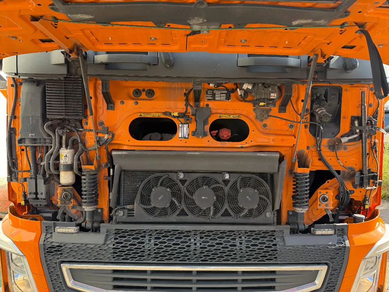 Vetopöytäauto Volvo FH 4 540, 8X4, 703656 KM, INTARDER TUV 25-02-2026: kuva Vetopöytäauto Volvo FH 4 540, 8X4, 703656 KM, INTARDER TUV 25-02-2026