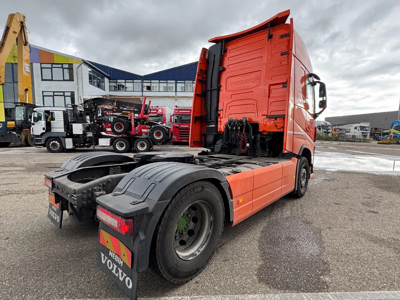 Volvo FH 500 4X2 EURO 6 SKIRTS STANDKLIMA - Vetopöytäauto: kuva Volvo FH 500 4X2 EURO 6 SKIRTS STANDKLIMA - Vetopöytäauto Volvo FH 500 4X2 EURO 6 SKIRTS STANDKLIMA - Vetopöytäauto: kuva Volvo FH 500 4X2 EURO 6 SKIRTS STANDKLIMA - Vetopöytäauto