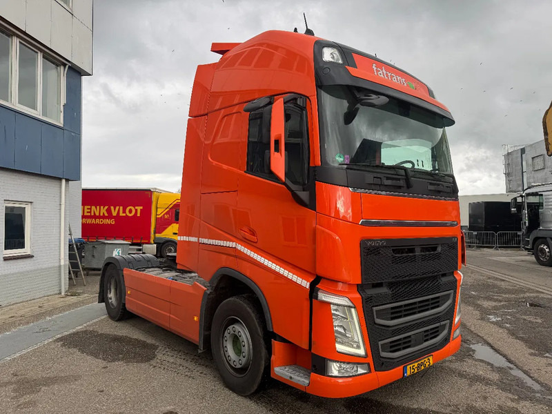 Volvo FH 500 4X2 EURO 6 SKIRTS STANDKLIMA - Vetopöytäauto: kuva Volvo FH 500 4X2 EURO 6 SKIRTS STANDKLIMA - Vetopöytäauto Volvo FH 500 4X2 EURO 6 SKIRTS STANDKLIMA - Vetopöytäauto: kuva Volvo FH 500 4X2 EURO 6 SKIRTS STANDKLIMA - Vetopöytäauto