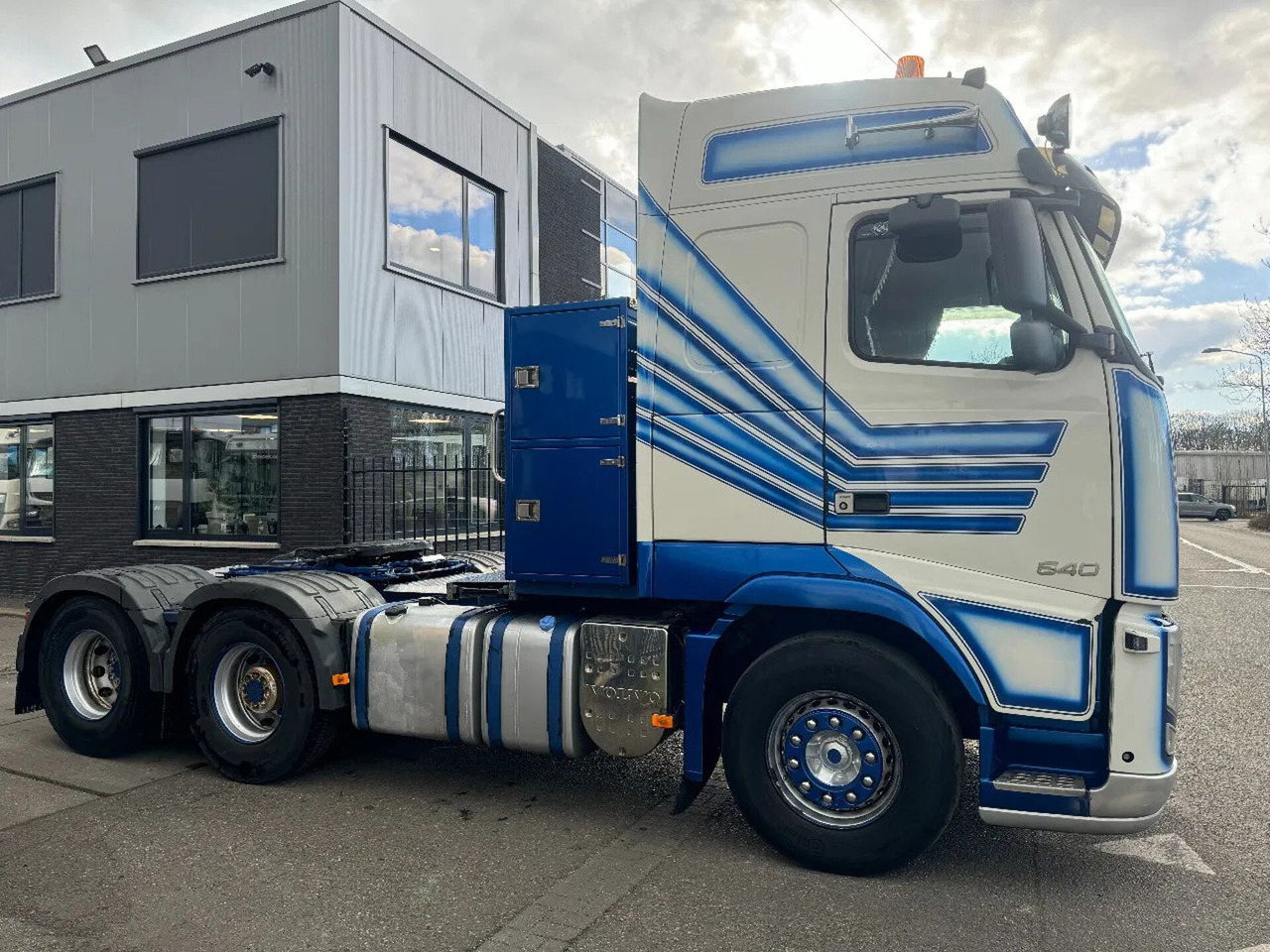 Volvo FH 540 6X2 - EURO 5 + BIG AXLE + LIFTING AXLE - Vetopöytäauto: kuva Volvo FH 540 6X2 - EURO 5 + BIG AXLE + LIFTING AXLE - Vetopöytäauto Volvo FH 540 6X2 - EURO 5 + BIG AXLE + LIFTING AXLE - Vetopöytäauto: kuva Volvo FH 540 6X2 - EURO 5 + BIG AXLE + LIFTING AXLE - Vetopöytäauto