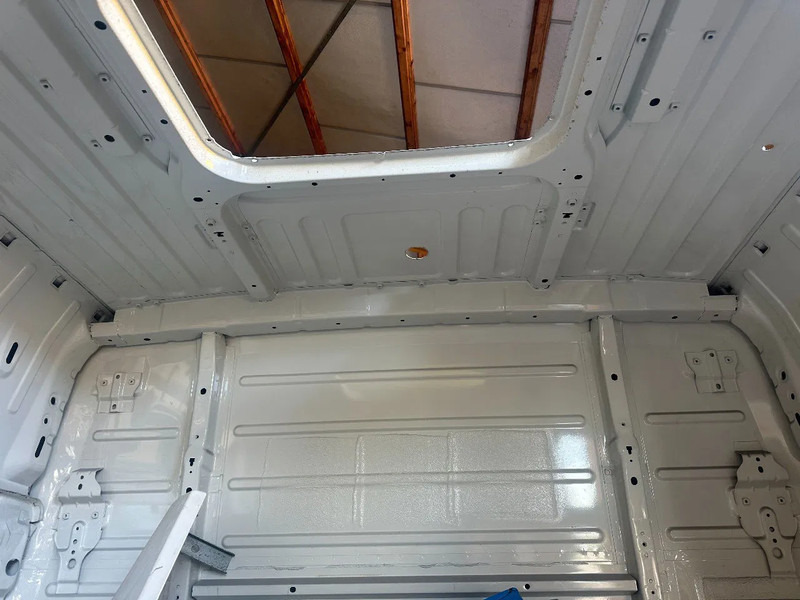 Volvo FH XL - Ohjaamo ja sisustus - Kuorma-auto: kuva Volvo FH XL - Ohjaamo ja sisustus - Kuorma-auto Volvo FH XL - Ohjaamo ja sisustus - Kuorma-auto: kuva Volvo FH XL - Ohjaamo ja sisustus - Kuorma-auto