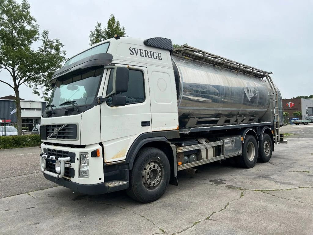 Volvo FM 440 6X2 + CHEMIE TANK - 15.000 L - 4 COMP. / - Säiliöauto: kuva Volvo FM 440 6X2 + CHEMIE TANK - 15.000 L - 4 COMP. / - Säiliöauto Volvo FM 440 6X2 + CHEMIE TANK - 15.000 L - 4 COMP. / - Säiliöauto: kuva Volvo FM 440 6X2 + CHEMIE TANK - 15.000 L - 4 COMP. / - Säiliöauto