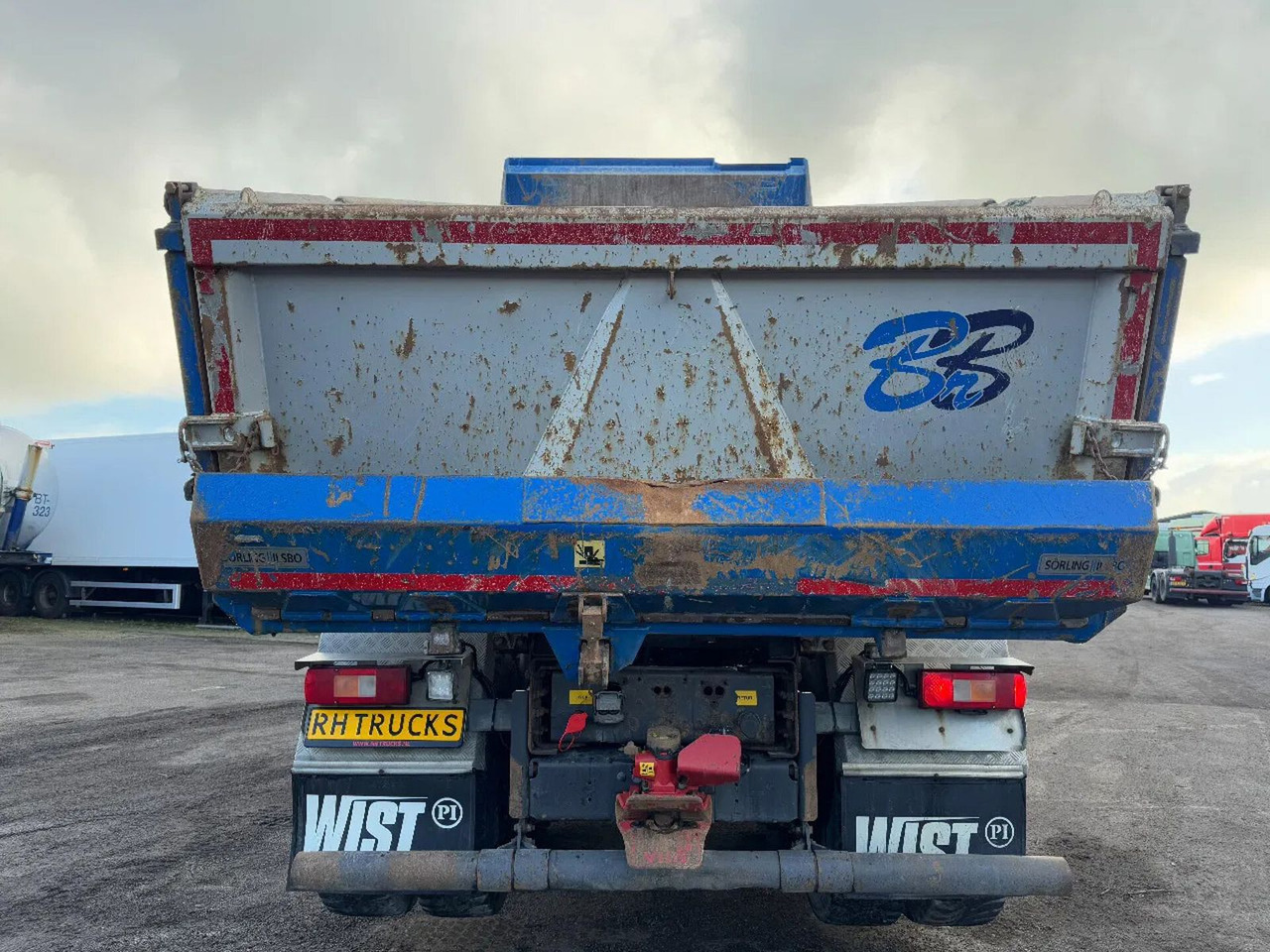 Volvo FMX 540 8X4 - EURO 6 + KIPPER + LIFTING AXLE Volvo FMX 540 8X4 - EURO 6 + KIPPER + LIFTING AXLE - Kippiauto kuorma-auto: kuva Volvo FMX 540 8X4 - EURO 6 + KIPPER + LIFTING AXLE Volvo FMX 540 8X4 - EURO 6 + KIPPER + LIFTING AXLE - Kippiauto kuorma-auto Volvo FMX 540 8X4 - EURO 6 + KIPPER + LIFTING AXLE Volvo FMX 540 8X4 - EURO 6 + KIPPER + LIFTING AXLE - Kippiauto kuorma-auto: kuva Volvo FMX 540 8X4 - EURO 6 + KIPPER + LIFTING AXLE Volvo FMX 540 8X4 - EURO 6 + KIPPER + LIFTING AXLE - Kippiauto kuorma-auto