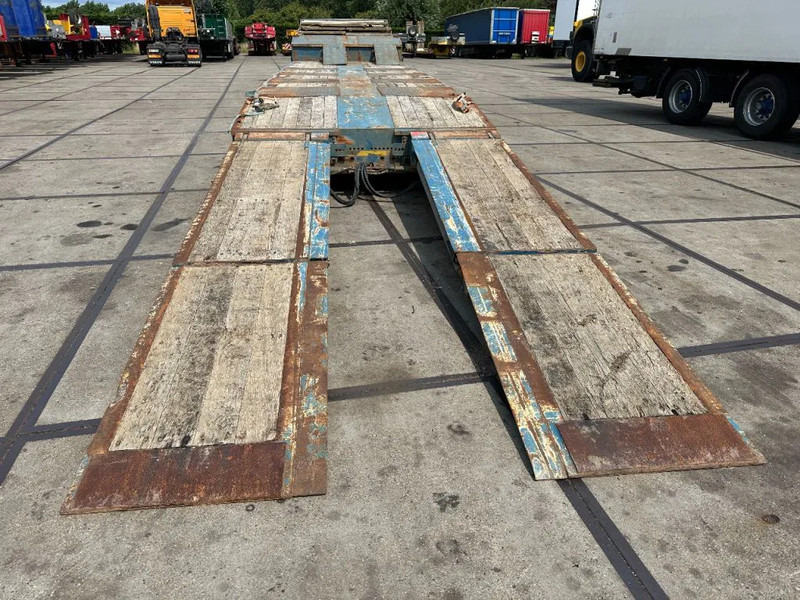 Wielton 4 AXEL WITH RAMPS - Apuvaunu puoliperävaunu: kuva Wielton 4 AXEL WITH RAMPS - Apuvaunu puoliperävaunu Wielton 4 AXEL WITH RAMPS - Apuvaunu puoliperävaunu: kuva Wielton 4 AXEL WITH RAMPS - Apuvaunu puoliperävaunu