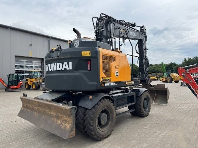 HYUNDAI HW170 ACR - Pyöräalustainen kaivinkone: kuva HYUNDAI HW170 ACR - Pyöräalustainen kaivinkone HYUNDAI HW170 ACR - Pyöräalustainen kaivinkone: kuva HYUNDAI HW170 ACR - Pyöräalustainen kaivinkone