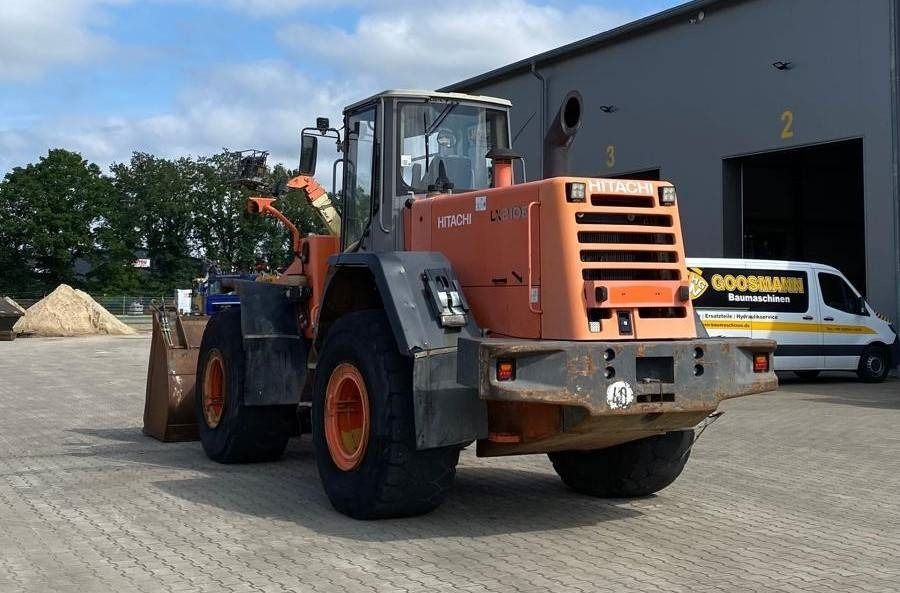 Hitachi LX 210 E - Pyöräkuormaaja: kuva Hitachi LX 210 E - Pyöräkuormaaja Hitachi LX 210 E - Pyöräkuormaaja: kuva Hitachi LX 210 E - Pyöräkuormaaja