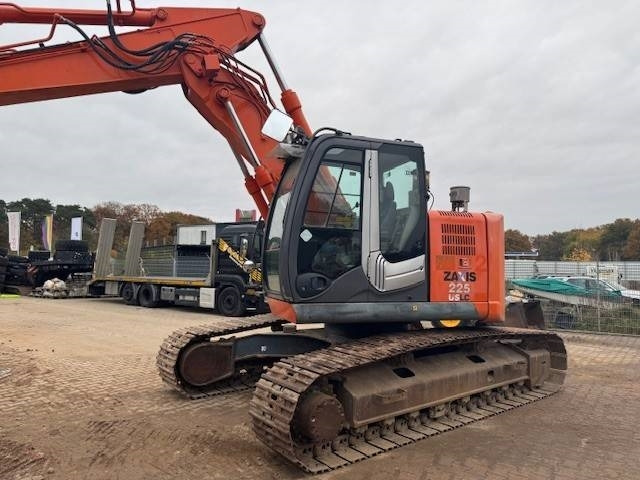Hitachi ZX 225 US LC - Telakaivukone: kuva Hitachi ZX 225 US LC - Telakaivukone Hitachi ZX 225 US LC - Telakaivukone: kuva Hitachi ZX 225 US LC - Telakaivukone