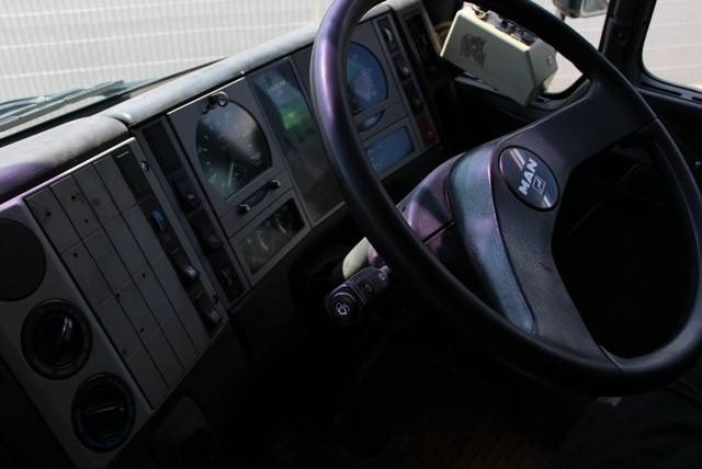 MAN M 2000 - Lakaisuauto: kuva MAN M 2000 - Lakaisuauto MAN M 2000 - Lakaisuauto: kuva MAN M 2000 - Lakaisuauto