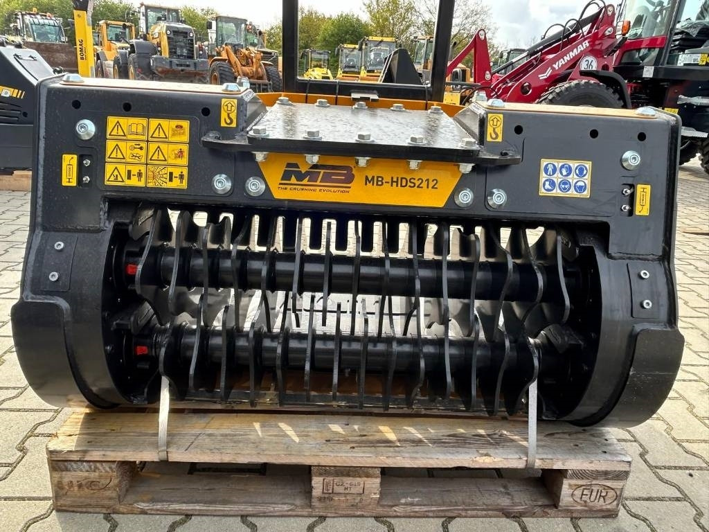 MB CRUSHER HDS 212 - Kaivinkoneen kauha: kuva MB CRUSHER HDS 212 - Kaivinkoneen kauha MB CRUSHER HDS 212 - Kaivinkoneen kauha: kuva MB CRUSHER HDS 212 - Kaivinkoneen kauha