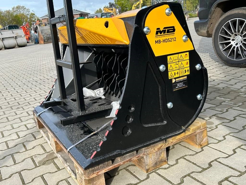 MB CRUSHER HDS 212 - Kaivinkoneen kauha: kuva MB CRUSHER HDS 212 - Kaivinkoneen kauha MB CRUSHER HDS 212 - Kaivinkoneen kauha: kuva MB CRUSHER HDS 212 - Kaivinkoneen kauha