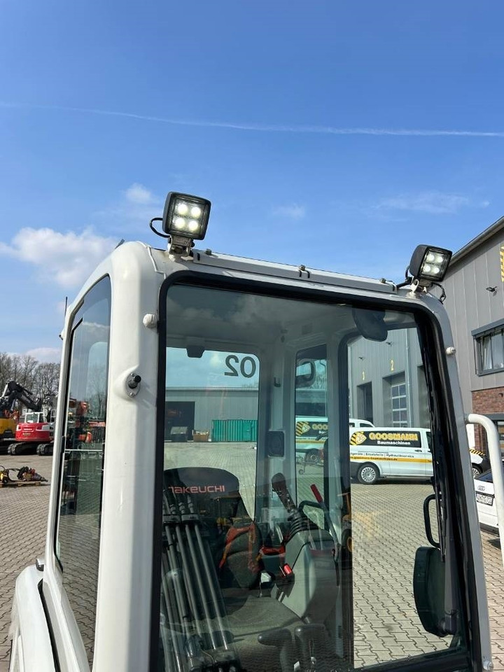 Minikuormaaja Takeuchi TB 225: kuva Minikuormaaja Takeuchi TB 225
