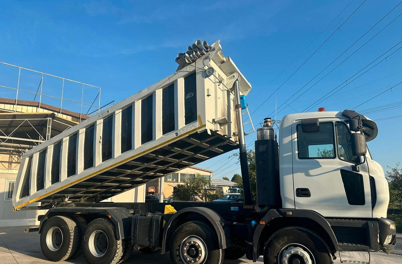 Kippiauto kuorma-auto Astra HD8 84 4 assi ribaltabile EURO 5: kuva Kippiauto kuorma-auto Astra HD8 84 4 assi ribaltabile EURO 5